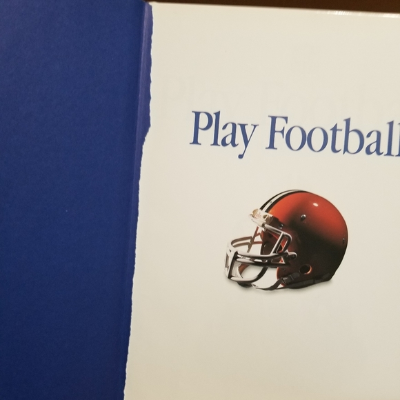 NFL Play Football! A Guide For Young Players from the NFL hardcover book - Picture 4 of 6